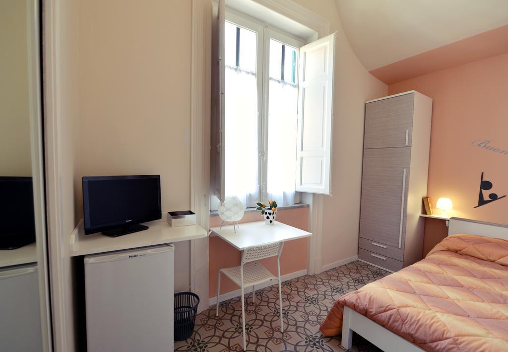 Bed and Breakfast *1*7*4* Via Roma Palermo Zimmer foto